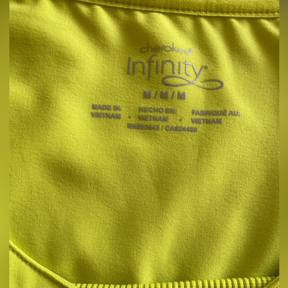 Cherokee Infinity solid scrub, size M - Picture 3 of 11